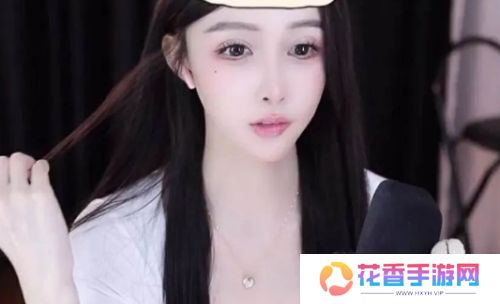 知名女主播称读书没用引热议,吐槽父母太传统,直言该早点做直播