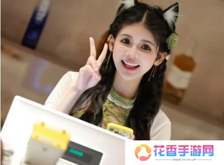 狗头萝莉主动谈外网事件，称视频已过时，直言让大家“吃点好的”