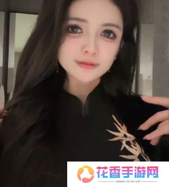 狗头萝莉为珍珠店拍宣传视频，亲自盛装上阵获好评，网友：越来越好了