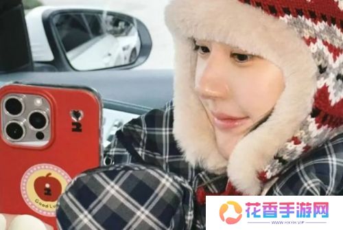 赵露思晒新年日常，戴毛线帽嘟嘴拍照太可爱，网友：她真的好起来了