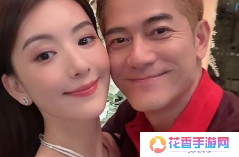 郭富城回安徽老家拜年好欢乐，放烟花又发红包，接地气形象获好评