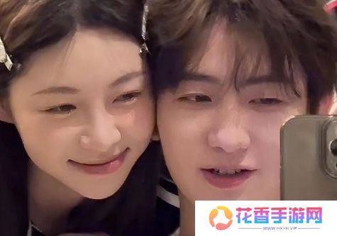 网红痞幼再传新恋情,和新对象亲密互动频繁,网友:两个人越长越像