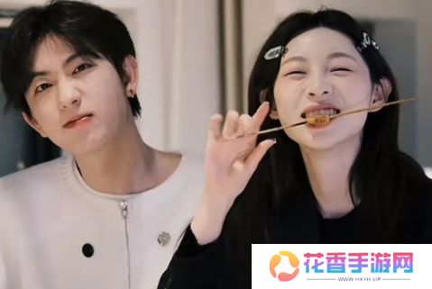 网红痞幼再传新恋情,和新对象亲密互动频繁,网友:两个人越长越像