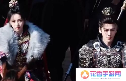 《逐玉》未播先火，张凌赫解锁发冠新造型，和田曦薇同框太般配