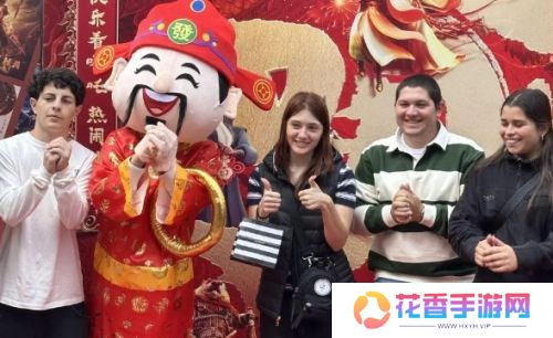 《哪吒2》海外上映,首映人气颇高,观众纷纷支持,还有人哭花眼妆