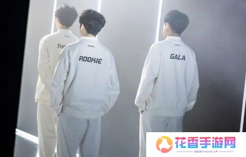 TheShy复出状态不佳,开小号偶遇退役上单选手,0-6战绩惨不忍睹