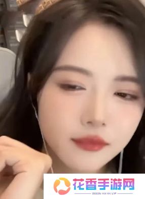 LPL主持骆歆自曝择偶标准，称不想当妈想当女儿，网友：喜欢爹味男友