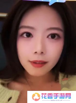 LPL女主持骆歆曝光收入，称去年工资只有16万，网友惊呼：怎么这么少