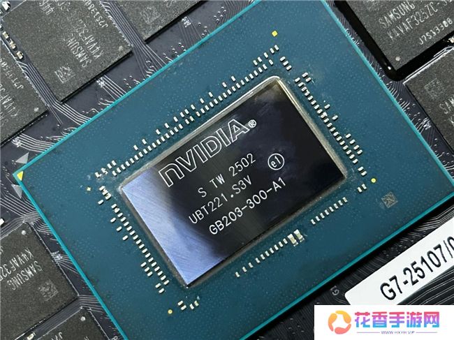 炫酷来袭，耕升 GeForce RTX 5070 Ti 炫光·超 OC带来超高性能