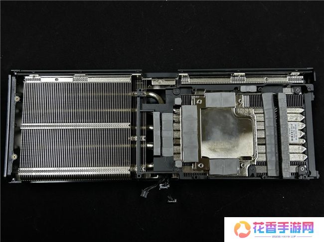 炫酷来袭，耕升 GeForce RTX 5070 Ti 炫光·超 OC带来超高性能