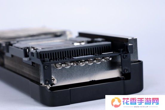 支持DLSS4，从“新”出发