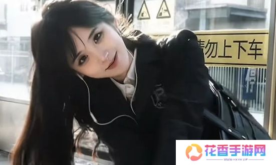 井川里予回归!一改往日形象，校服装美出天际，网友：青春回来了!