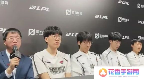 LPL上单选手Bin被前教练公开批评，称带了他一年，连自己名字都记不住