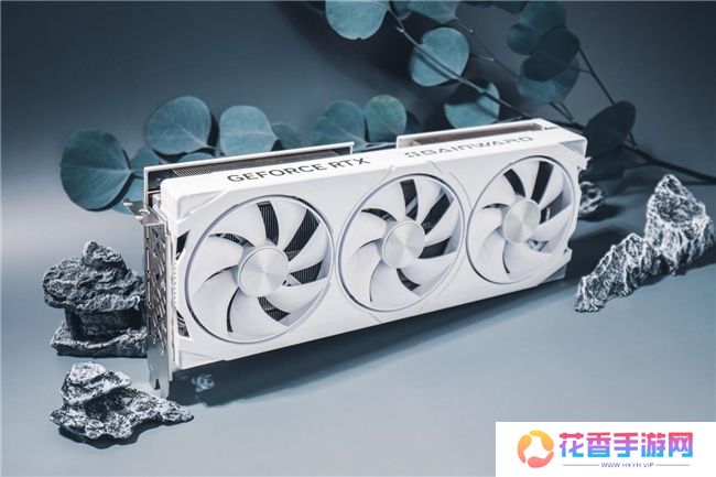 开启DLSS 4 步入4K游戏新门槛，耕升 GeForce RTX 5070 踏雪 OC 灵动来袭！