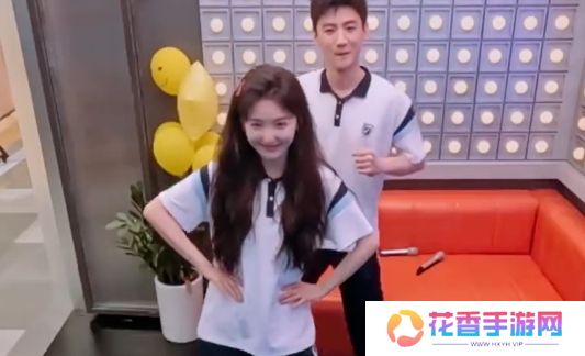 白敬亭章若楠做客《你好，星期六》，双人舞CP感太强，甜蜜氛围拉满