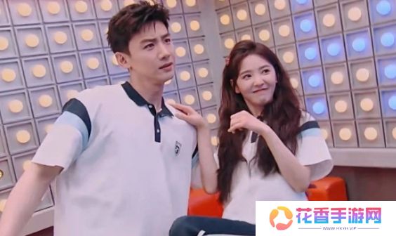 白敬亭章若楠做客《你好，星期六》，双人舞CP感太强，甜蜜氛围拉满