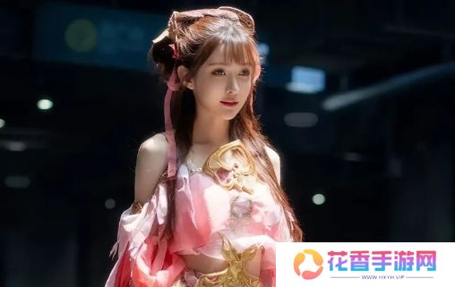 初代二次元主播复归直播,称当主播更适合自己,网友:没钱想我们了