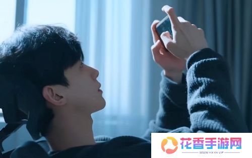 《难哄》温以凡被嫌弃吻技差，苦练接吻样子逗笑桑延，太可爱了