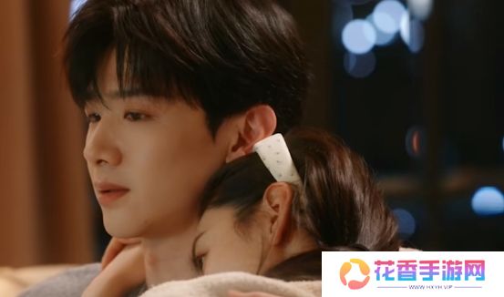 《难哄》后续剧情：温以凡顺利产女，向朗抱着不撒手，桑延脸都气绿了