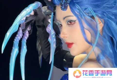 LPL女主持Rita扮演龙王敖闰,妆造还原太吸睛,想和她做个交易吗?