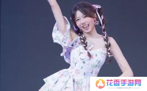 骆歆深夜透露自己两年没用后期，称有些不能说的原因，自己只能忍了