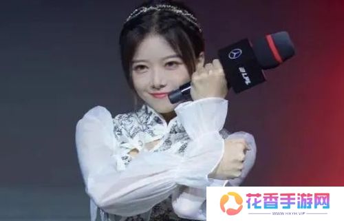 骆歆直播透露自己资产，直言和“Miss姐”差距太大，网友：难怪哭穷