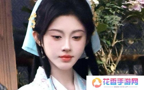 鞠婧祎又变脸,新剧照路人图曝光,锥子鼻尖下巴,网友:太夸张了