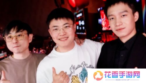 Uzi在直播间哭穷，不料家底被曝光，有网友用Deepseek估算出其资产