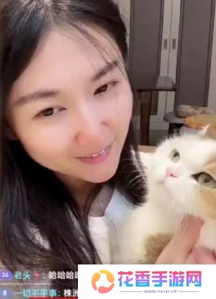 古早LOL女主播罕见开播，原以为会受网友欢迎，不料却被嫌弃年纪大